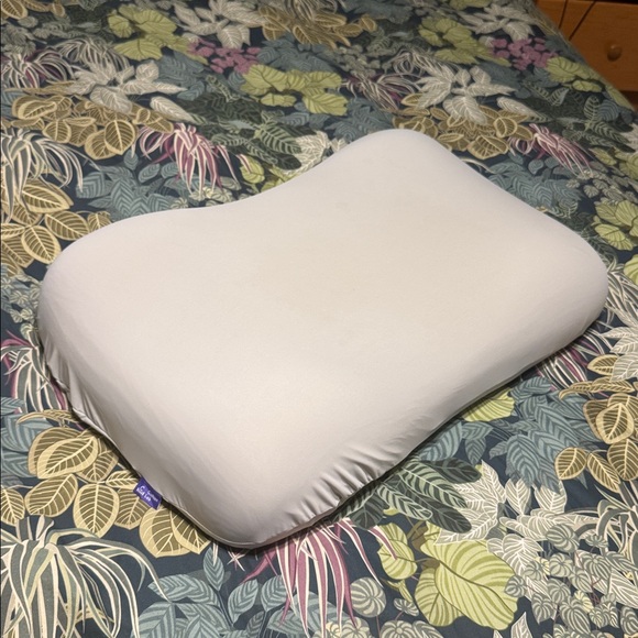 NEW CUSHION LAB Deep Sleep Pillow, Patented Ergonomic Contour Design - Picture 6 of 8